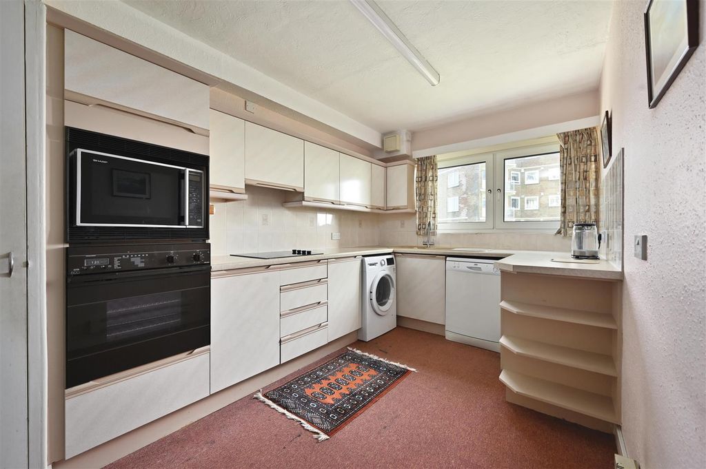 Additional image 8 of 2 bed flat for saleWest Parade, Bexhill-On-Sea TN39