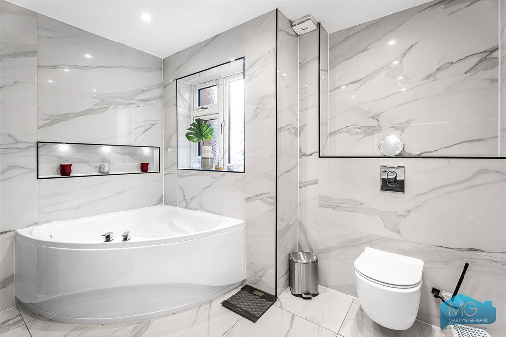 Additional image 4 of 6 bed detached house for saleWylo Drive, Arkley, Barnet EN5