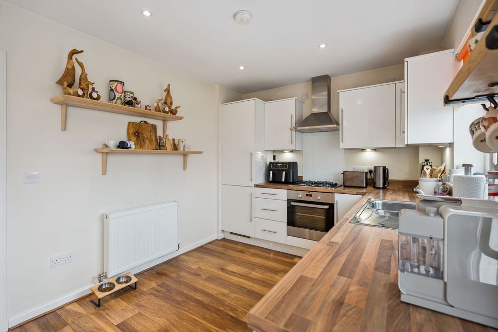 Additional image 5 of 3 bed semi-detached house for saleTern Crescent, Alloa FK10