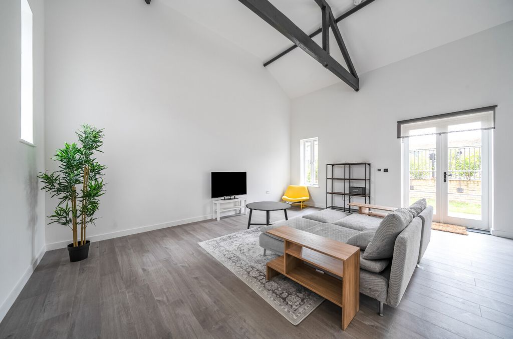 Additional image 14 of 2 bed flat for saleDaffodil Crescent, Barnet EN4