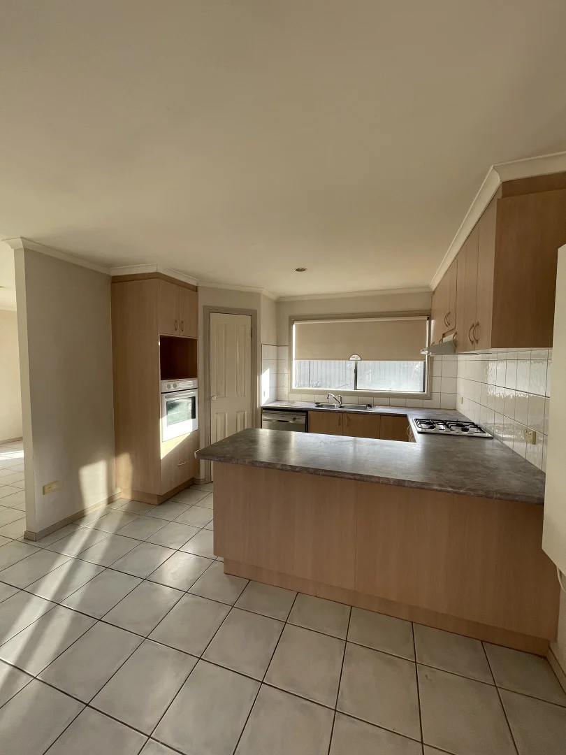 Additional image 9 of 3 Ranmore Grove, Caroline Springs VIC 3023