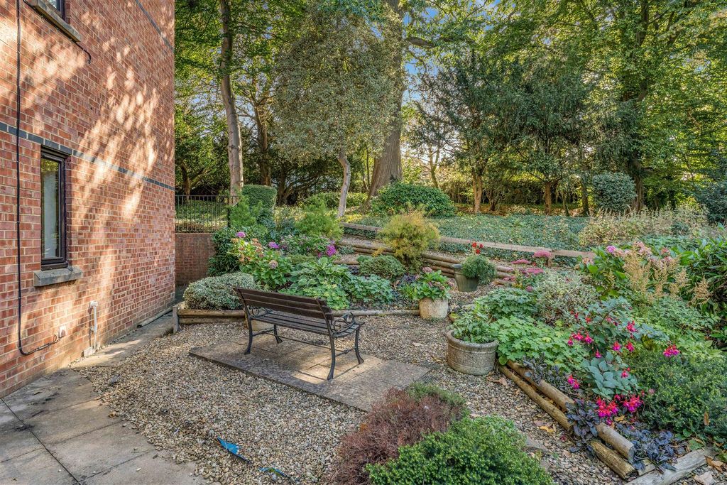 Additional image 16 of 2 bed flat for saleHornbeam Close, Banbury OX16