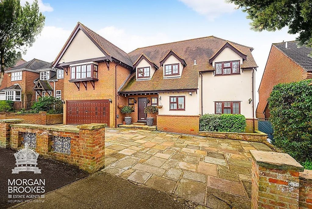 4 bed detached house for saleSt. Marys Road, South Benfleet SS7