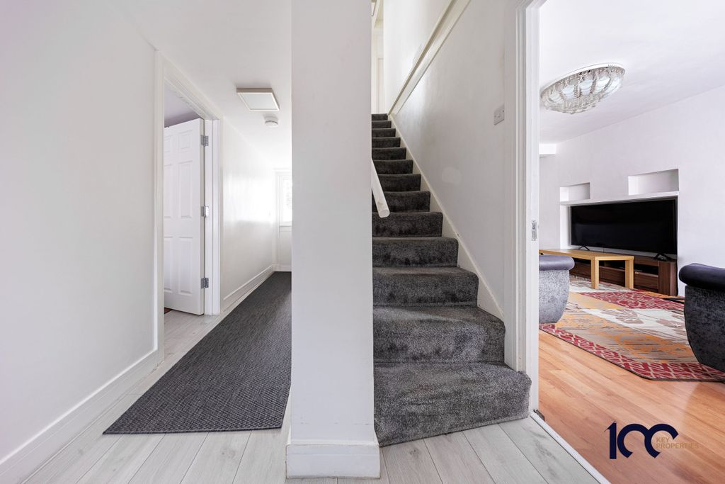 Additional image 9 of 4 bed semi-detached house for saleEliot Road, Dagenham RM9