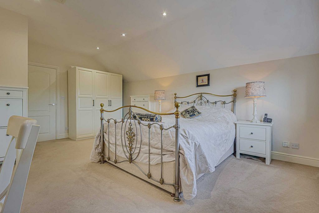 Additional image 28 of 5 bed detached house for saleHigh Road, Benfleet SS7
