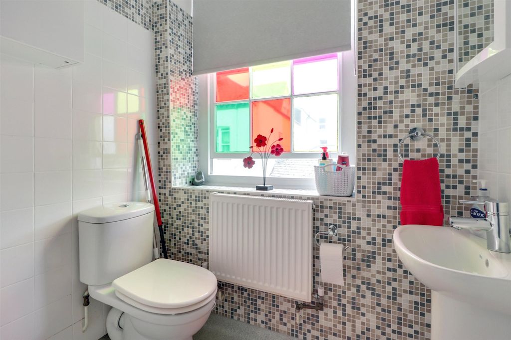 Additional image 9 of 2 bed flat for saleMarket Place, Bideford, Devon EX39