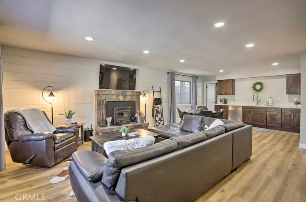 Additional image 7 of 304 E Fairway Blvd, Big Bear City, CA 92314