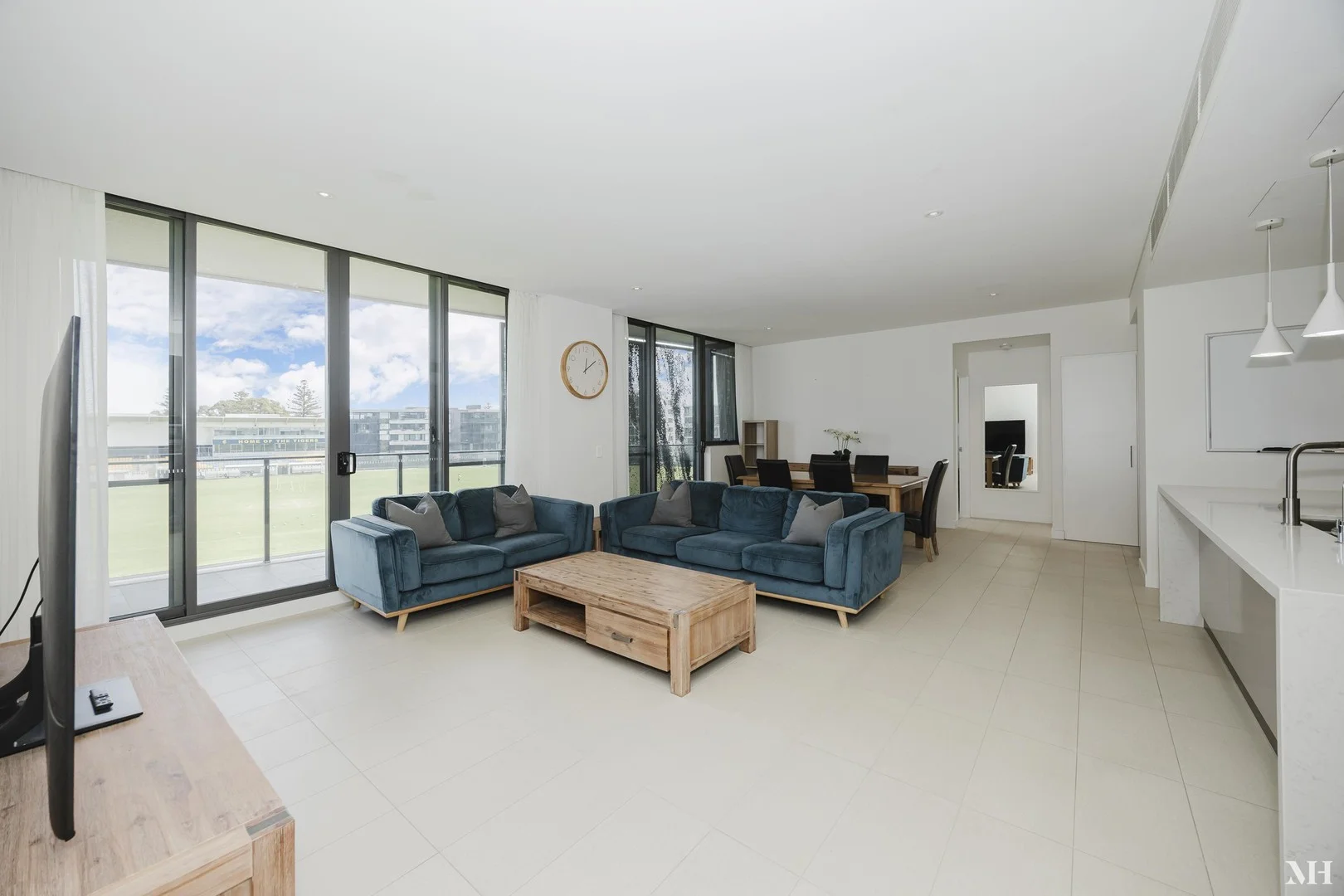 301/2 Tiger Way, Claremont WA 6010