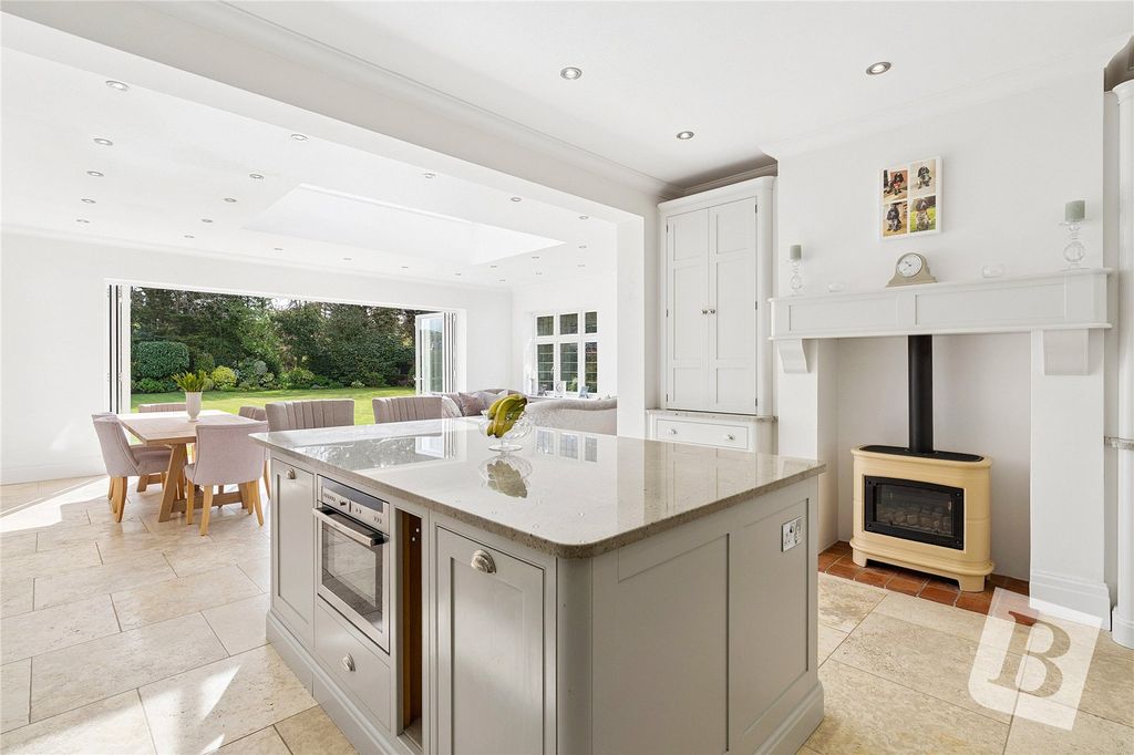 Additional image 10 of 6 bed detached house for saleElm Grove, Emerson Park RM11