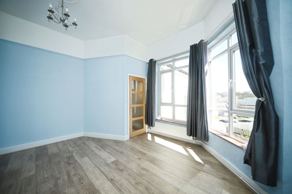 Additional image 11 of 2 bed flat for saleMarket Street, Crewkerne TA18