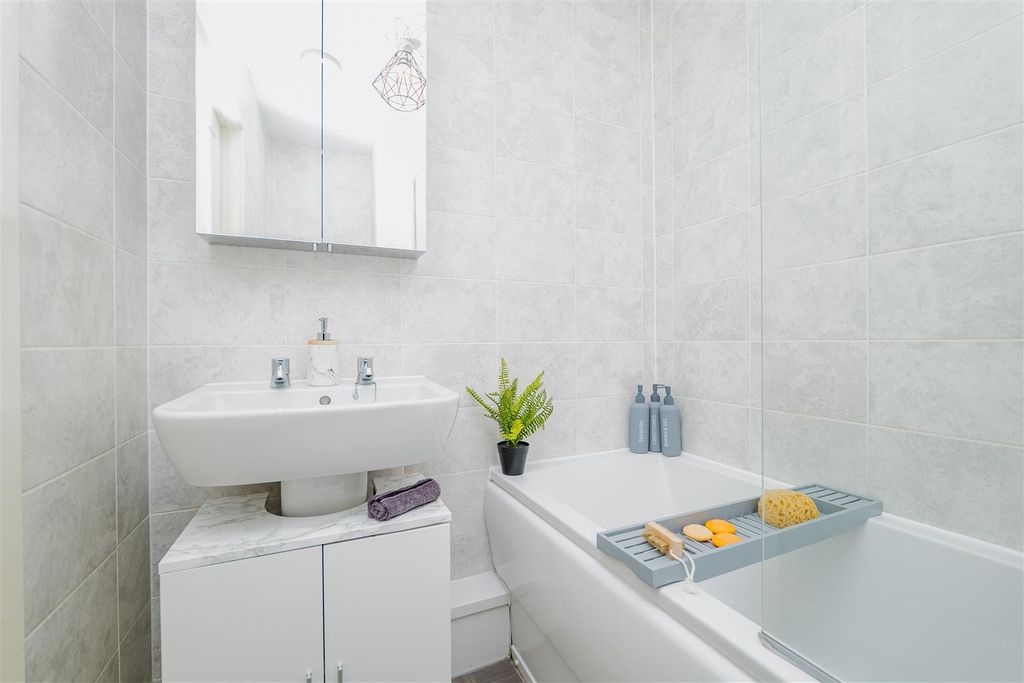 Additional image 16 of 2 bed flat for saleFfordd Penrhyn, Barry CF62