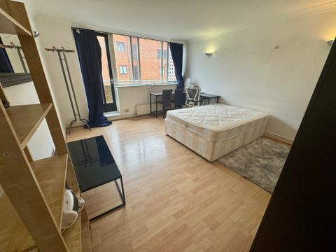 Chesterton Square, London W8