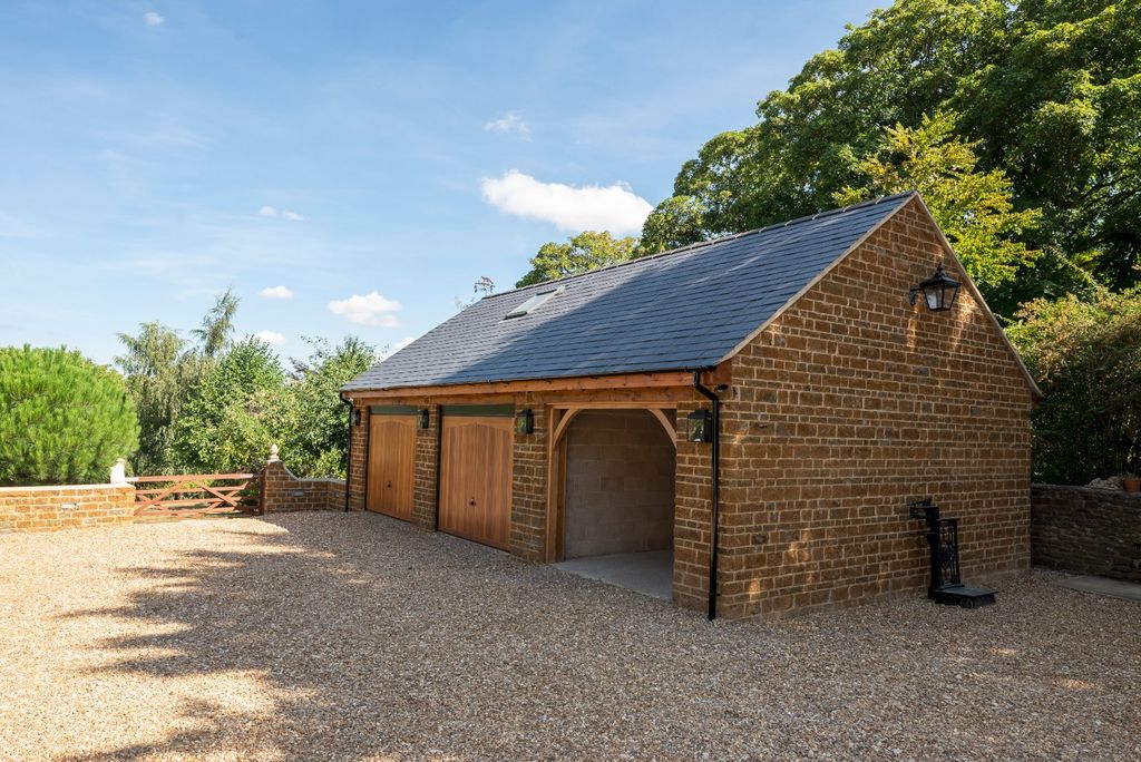 Additional image 17 of 4 bed detached house for saleOverthorpe, Banbury, Oxfordshire OX17