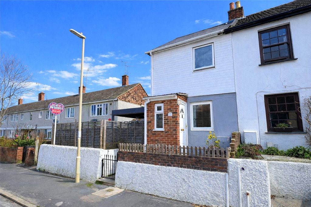 2 bed end terrace house for saleNewport Road, Aldershot, Hampshire GU12