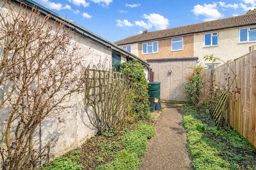 Additional image 12 of 3 bed terraced house for salePark Drive, Baldock SG7