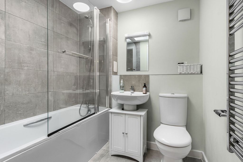 Additional image 11 of 2 bed maisonette for saleBroomfield Rise, Abbots Langley WD5