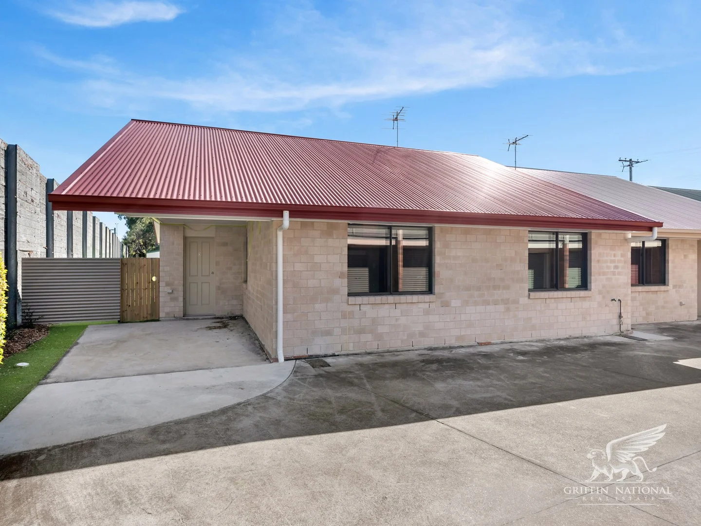 3/8 Railway Pde, Caboolture QLD 4510