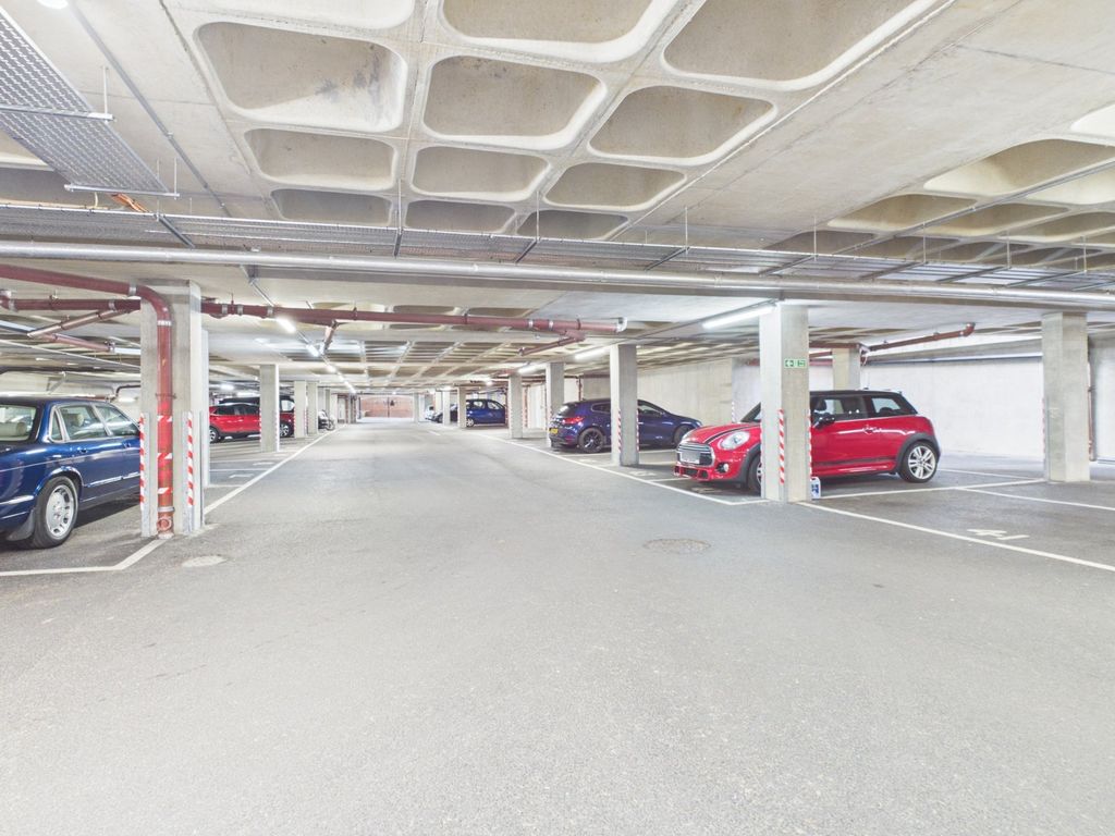 Additional image 9 of 2 bed flat for saleWhielden Street, Amersham, Buckinghamshire HP7
