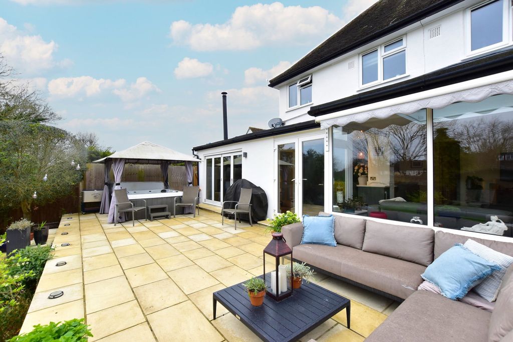 Additional image 24 of 4 bed semi-detached house for saleGallows Hill Lane, Abbots Langley WD5