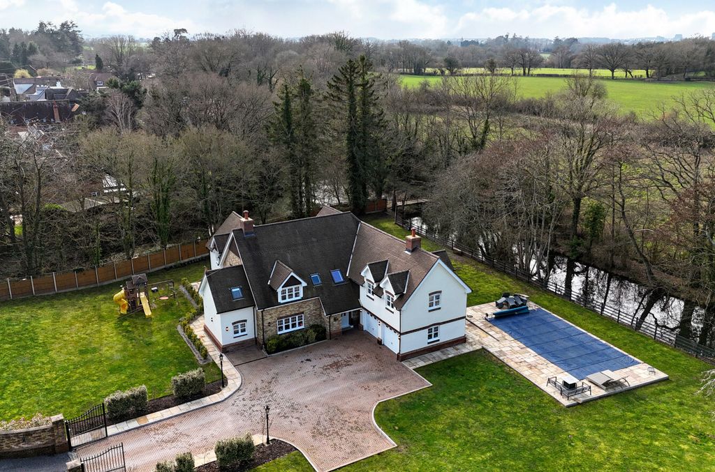 6 bed detached house for saleHeather Lane, Up Nately, Hook RG27