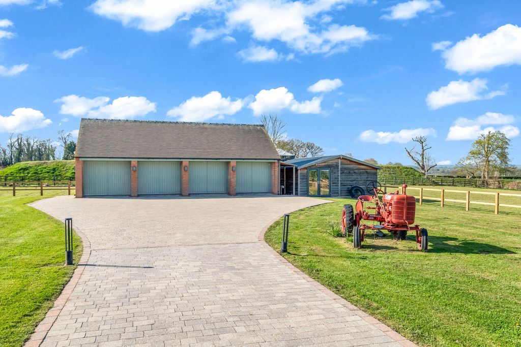 Additional image 38 of 4 bed barn conversion for saleHome Farm Courtyard, Castle Donington, Derby DE74