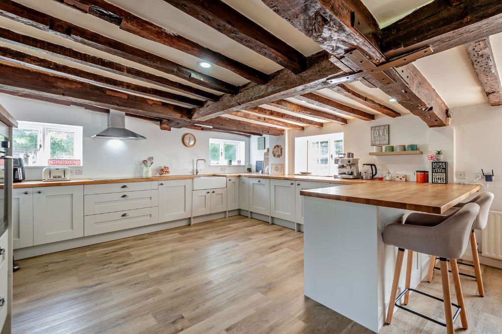 Additional image 4 of 6 bed detached house for saleEast Street, Billingshurst, West Sussex RH14