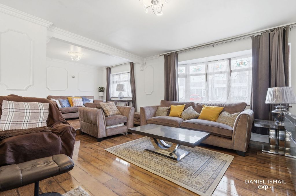 Additional image 8 of 8 bed detached house for saleWelbeck Drive, Langdon Hills, Basildon SS16