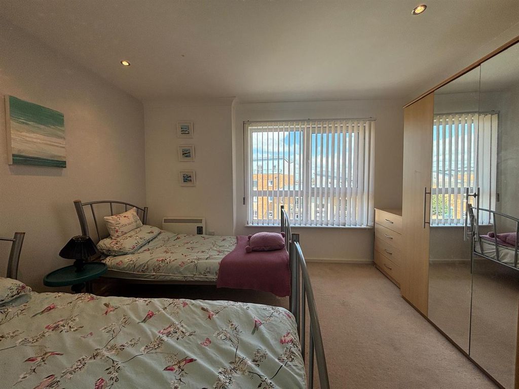 Additional image 10 of 2 bed flat for salePentre Doc Y Gogledd, Llanelli SA15