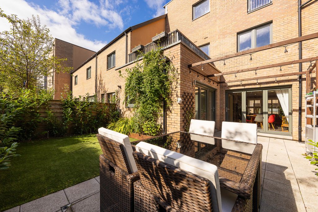 Additional image 32 of 4 bed town house for sale20 Lawrie Reilly Place, Edinburgh EH7
