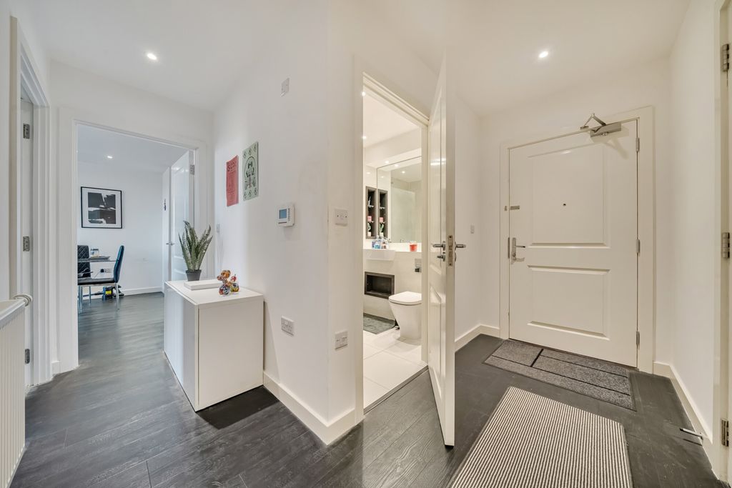 Additional image 9 of 2 bed flat for saleRegal Walk, Bexleyheath DA6