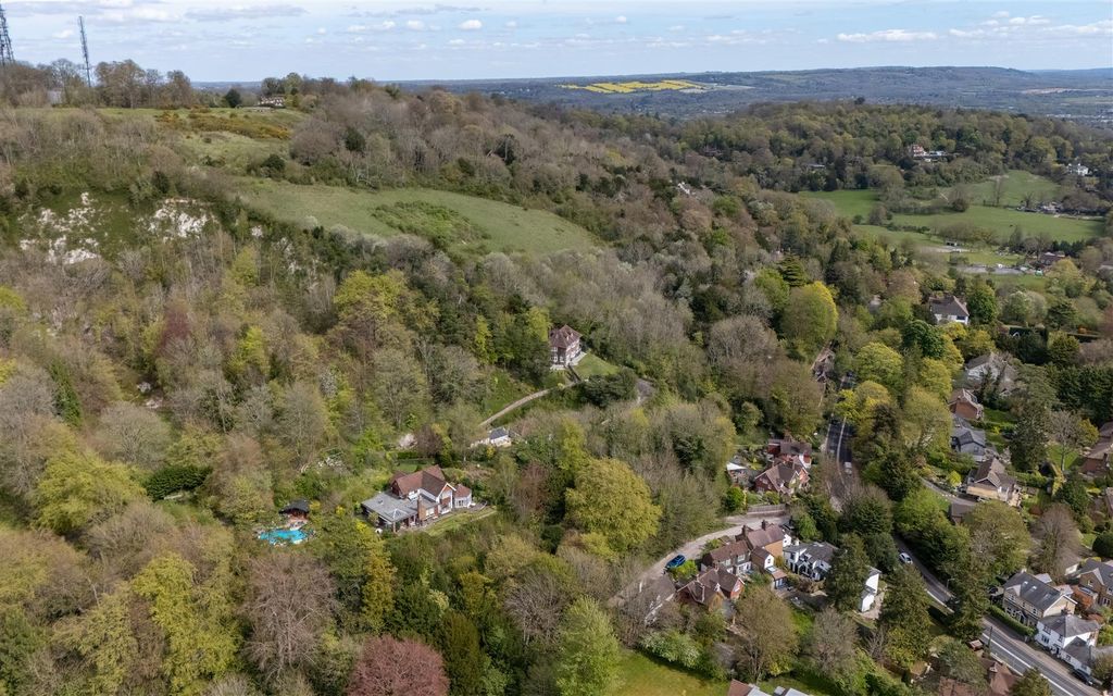 Land for saleReigate Hill, Reigate RH2 photo 3