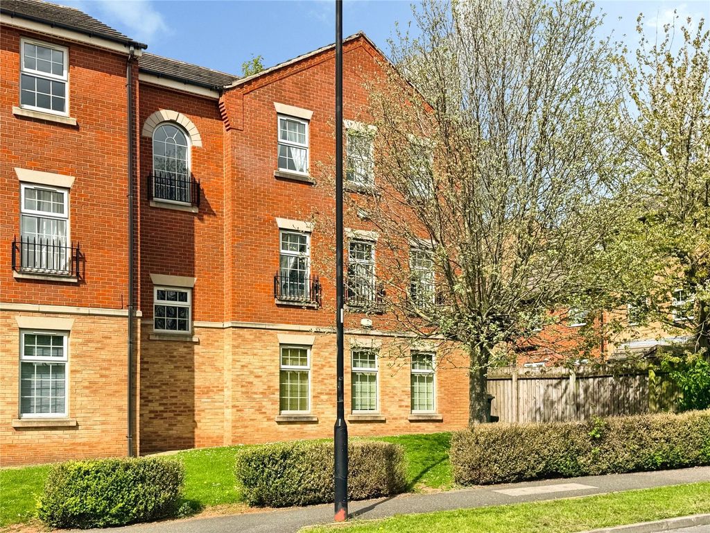 2 bed flat for saleBrander Close, Balby, Doncaster, South Yorkshire DN4