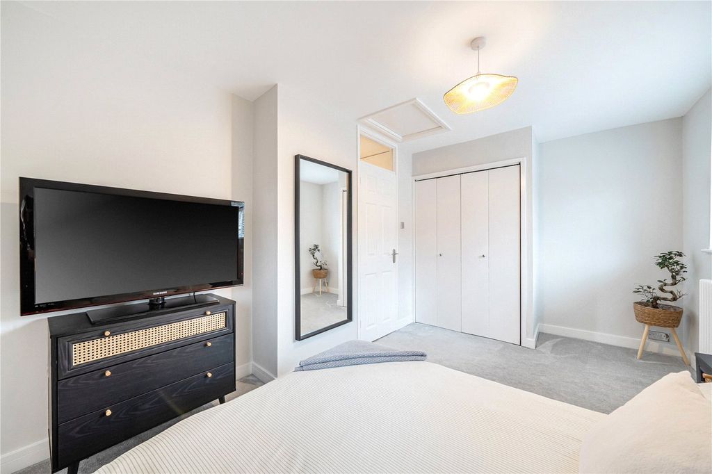 Additional image 15 of 1 bed detached house for saleHawkswell Walk, Woking, Surrey GU21