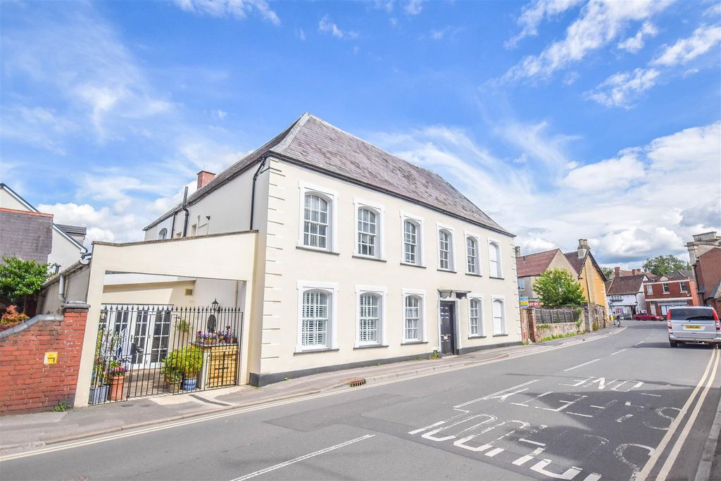 2 bed maisonette for saleMarybrook Street, Berkeley GL13