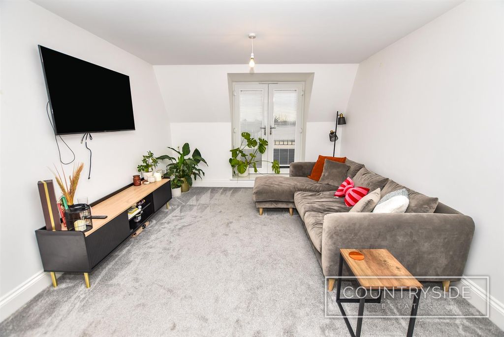 Additional image 2 of 2 bed flat for saleHalle Mews, Benfleet SS7
