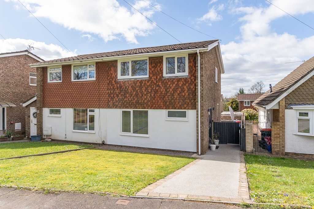 3 bed semi-detached house for saleRuskin Avenue, Rogerstone NP10
