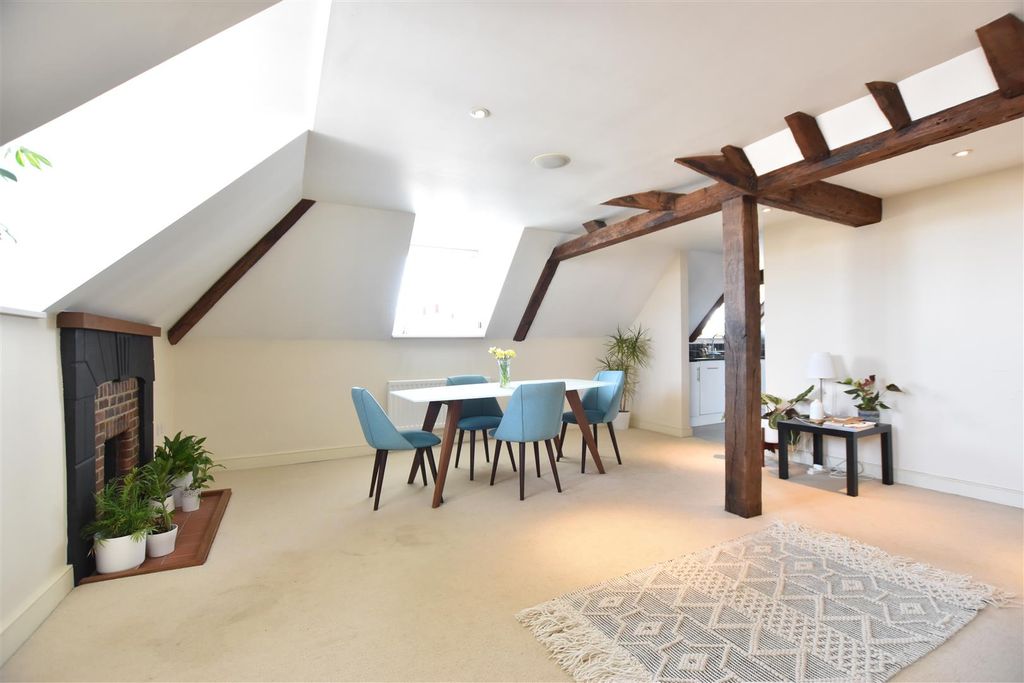 Additional image 6 of 3 bed flat for saleParkers Lane, Ashtead KT21