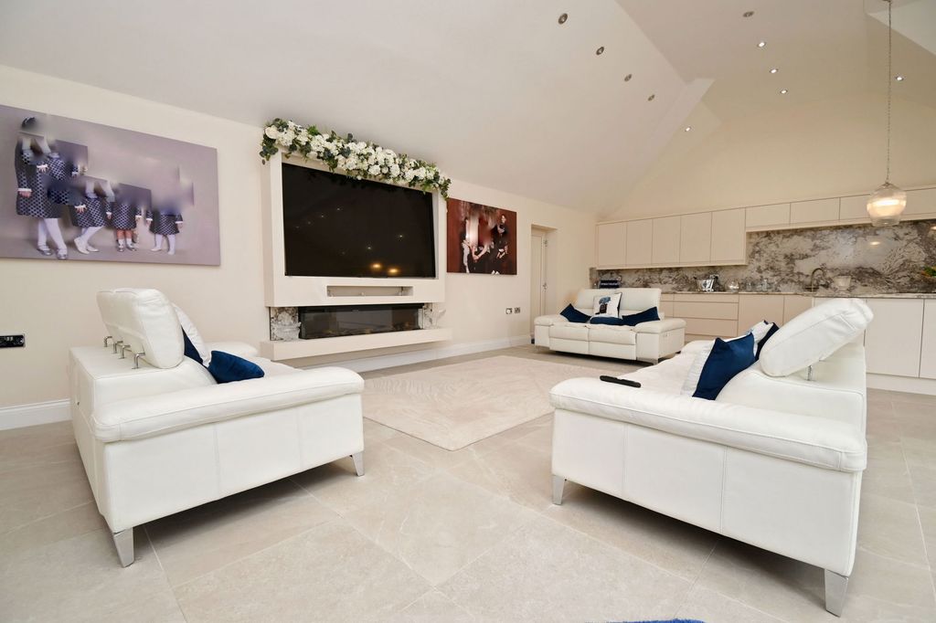 Additional image 3 of 3 bed bungalow for saleCliff Lane, Brierley, Barnsley S72