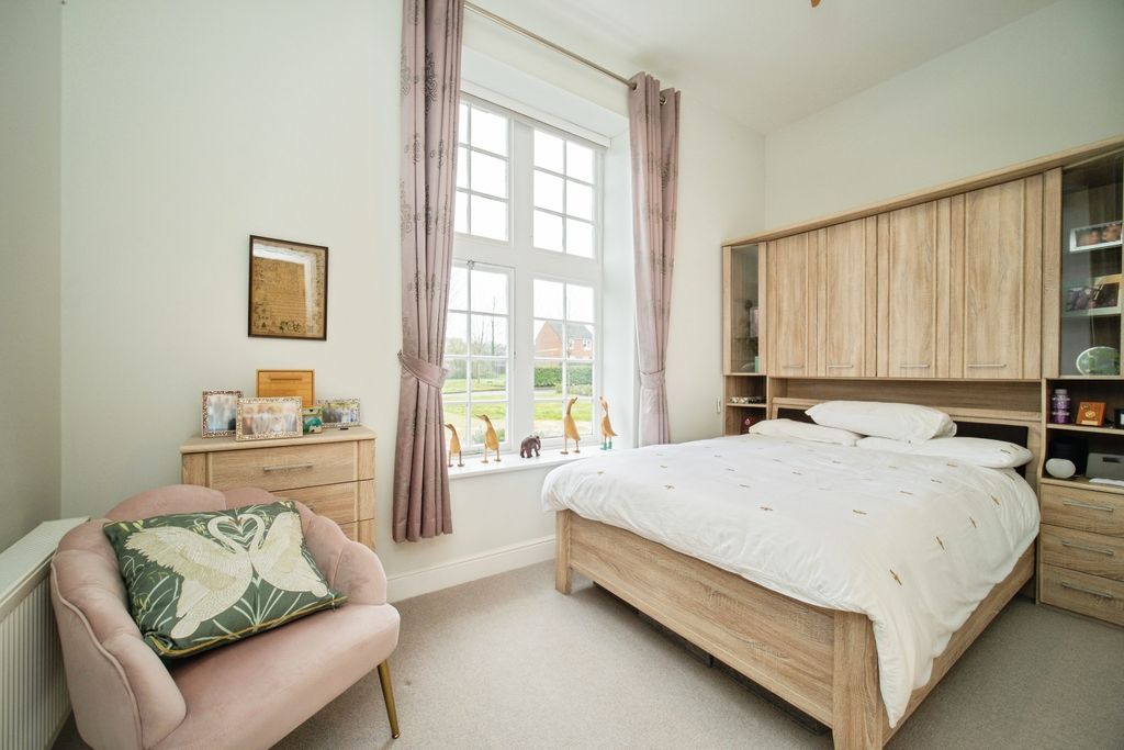 Additional image 12 of 2 bed flat for saleHospital Hill, Aldershot GU11