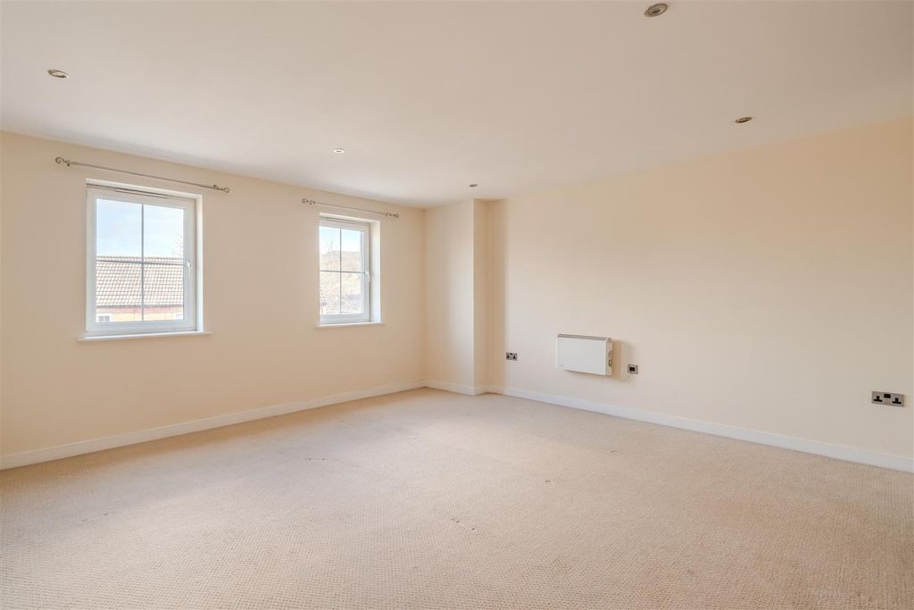 Additional image 2 of 2 bed flat for salePiccadilly Heights, Wain Avenue, Chesterfield S41