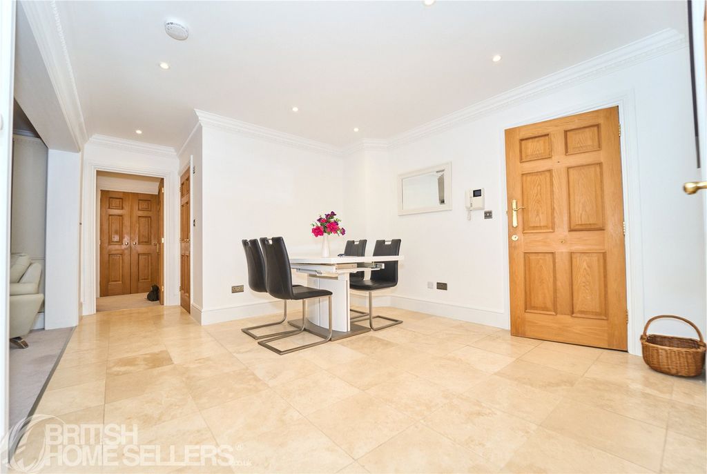 Additional image 4 of 2 bed flat for saleGrove Road, Beaconsfield, Buckinghamshire HP9