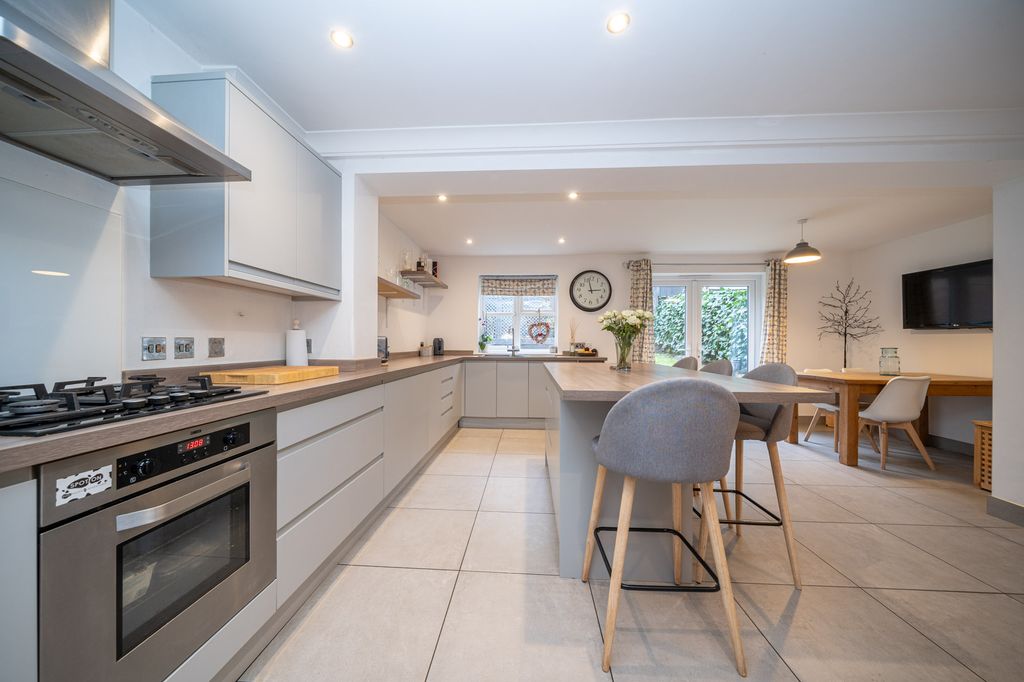 Additional image 5 of 4 bed link detached house for saleBrimstone Walk, Berkhamsted HP4