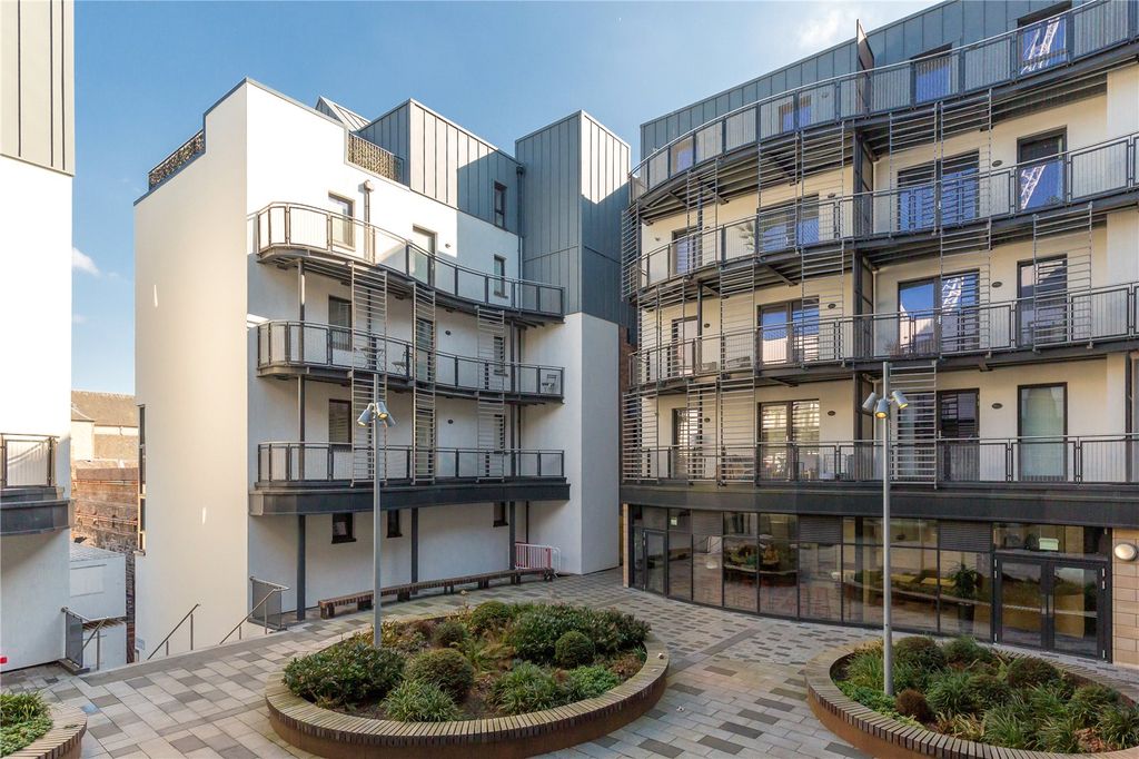 Additional image 12 of 2 bed flat for saleShoemakers Square, Holyrood, Edinburgh EH8