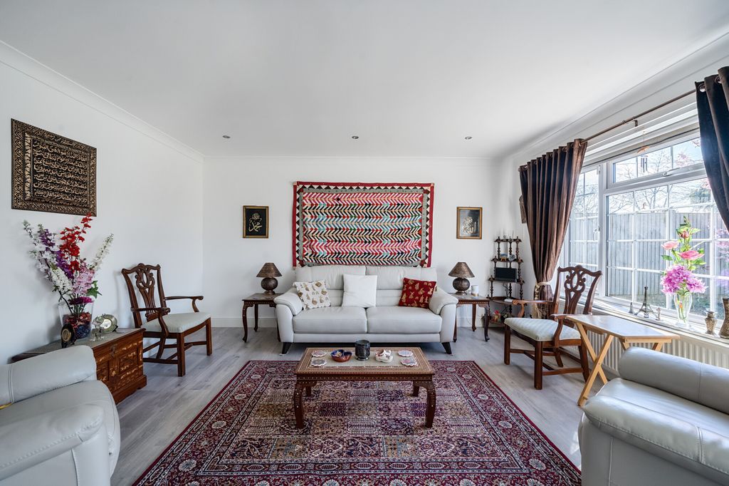 Additional image 10 of 5 bed detached bungalow for saleOrchard End Avenue, Amersham HP7