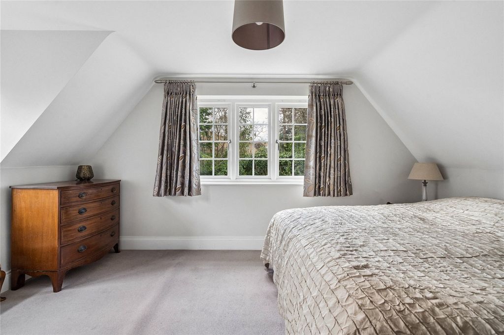 Additional image 14 of 2 bed flat for saleNorth Road, Berkhamsted, Hertfordshire HP4