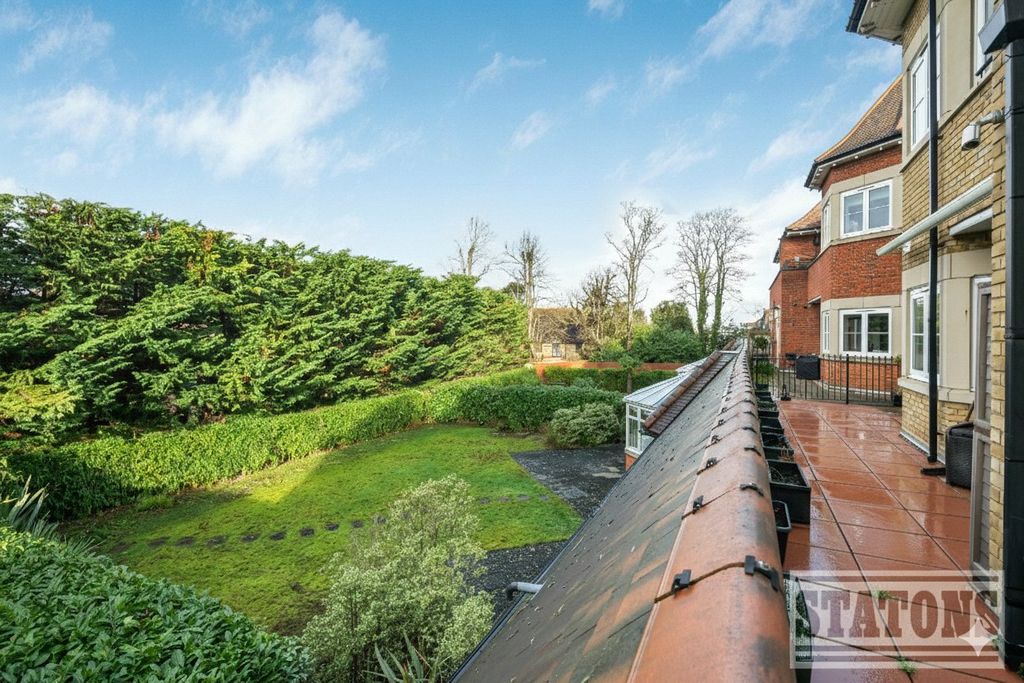 Additional image 26 of 3 bed flat for saleCockfosters Road, Barnet EN4