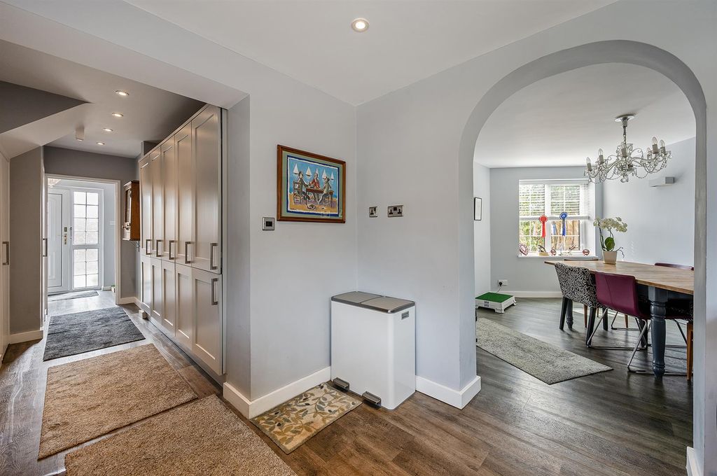 3 bed detached house for saleManor Close, Abbotts Ann, Andover SP11 photo 5