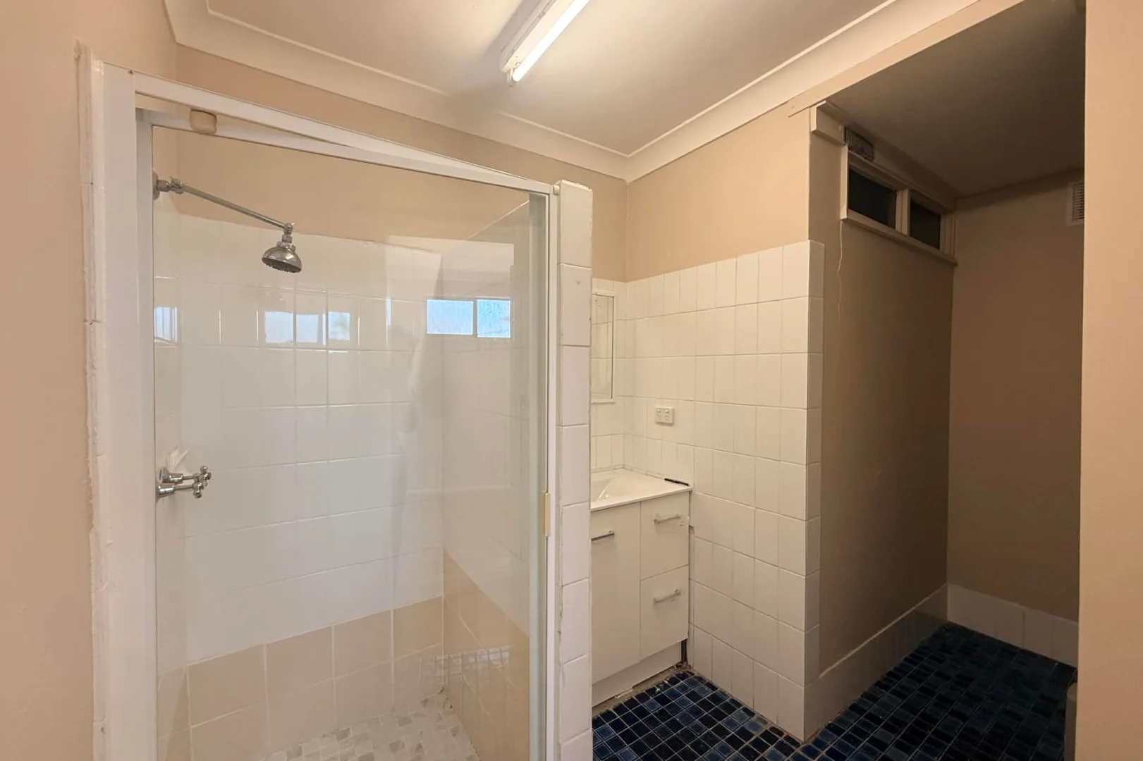 Additional image 12 of 27 Fiona Street, Point Clare NSW 2250
