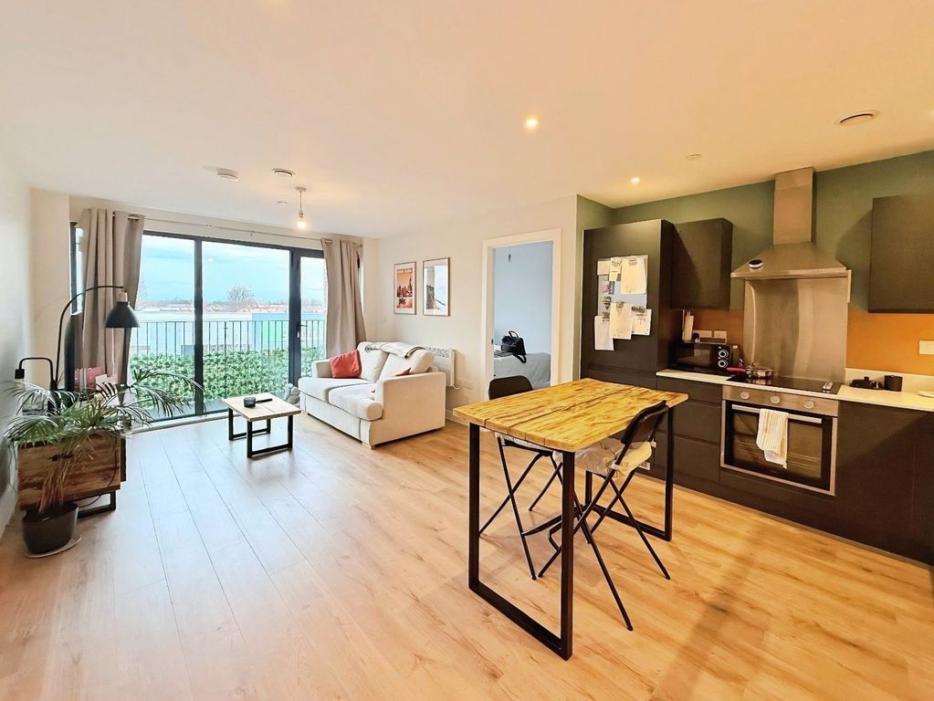 2 bed flat for saleWharf Road, Altrincham, Greater Manchester WA14