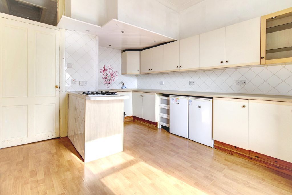 Additional image 3 of 1 bed flat for saleOverton Street, Alexandria G83